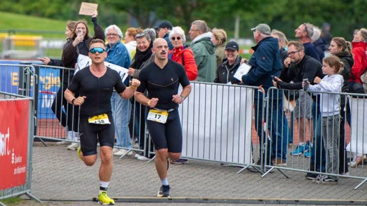 First Enni Triathlon Moers FOR EDITORIAL PURPOSES ONLY EDITORIAL USE ONLY p Karim Verhaelen, age group M 30, Aktiv Sportpark, and Jonas Schaper, age group M 30, from left, at the first Enni Triathlon on Sunday, 07 06 2026, in Moers Germany NRW Moers Copyright ChristianxCreon Copyright: ChristianxCreon doc866vw55c838ce2wpi3o ,EDITORIAL USE ONLY