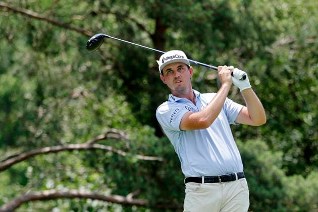 DUBLIN, OH - JUNE 07: J.T. Poston of United States of America hits a tee shot at the second hole during the final round of the Memorial Tournament presented by Workday 2026 on June 07, 2026 at Muirfield Village Golf Club in Dublin, Ohio. (Photo by Joe Robbins Icon Sportswire) GOLF: JUN 07 PGA, Golf Herren the Memorial Tournament presented by Workday EDITORIAL USE ONLY Icon5732606070024