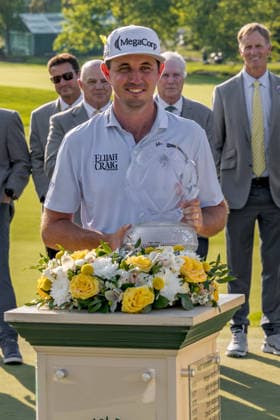 June 7, 2026, Dublin, Ohio, U.S: JT Poston holds the trophy after winning The Memorial Tournament at Muirfield Village Golf Club, Dublin, Ohio. Dublin U.S - ZUMAs304 20260607_zaf_s304_009 Copyright: xScottxStuartx