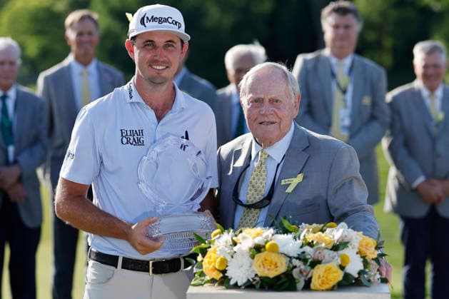 DUBLIN, OH - JUNE 07: J.T. Poston of United States of America with tournament host and golf legend Jack Nicklaus after his win during the final round of the Memorial Tournament presented by Workday 2026 on June 07, 2026 at Muirfield Village Golf Club in Dublin, Ohio. (Photo by Joe Robbins Icon Sportswire) GOLF: JUN 07 PGA, Golf Herren the Memorial Tournament presented by Workday EDITORIAL USE ONLY Icon5732606070144