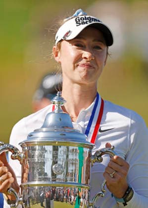 Nelly Korda holds her trophy after winning the 81st Women s U.S. Open golf championship at the Riviera Country Club in Pacific Palisades, California, on Sunday, June 7, 2026. Korda won with an eight-under-par score of 276.  GLP20260607838 CAROLINExBREHMAN