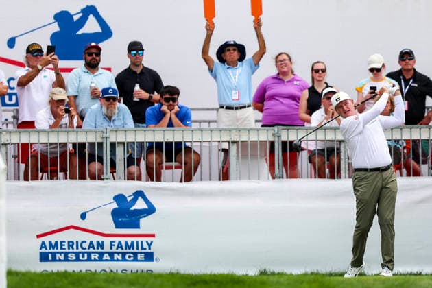 MADISON, WI - JUNE 07: Ernie Els from South Africa tees off on the sixteenth hole during the final round of the PGA, Golf Herren Tour Champions American Family Insurance Championship golf tournament on June 7, 2026 at TPC Wisconsin Golf Course in Madison, WI. (Photo by Lawrence Iles Icon Sportswire) GOLF: JUN 07 PGA TOUR Champions American Family Insurance Championship EDITORIAL USE ONLY Icon2606070093