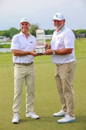 MADISON, WI - JUNE 07: Ben Crane from Portland, OR, left, shows off the winner s trophy with teammate Darren Clarke from the Bahamas after the final round of the PGA, Golf Herren Tour Champions American Family Insurance Championship golf tournament on June 7, 2026 at TPC Wisconsin Golf Course in Madison, WI. (Photo by Lawrence Iles Icon Sportswire) GOLF: JUN 07 PGA TOUR Champions American Family Insurance Championship EDITORIAL USE ONLY Icon2606070193