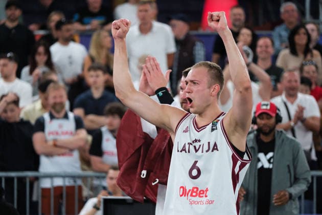 June 7, 2026, Warsaw, Masovian Voivodeship, Poland: Latvia s FRANCIS LACIS (6) holds up his arms in victory at the end of the FIBA 3x3 Basketball World Cup men s final game between Latvia and Germany in Warsaw, Poland. Latvia defeated Germany to become world champions. Basketball 2026: FIBA 3x3 World Cup Men s Final: Latvia 20:15 Germany  - ZUMAk204 20260607_zip_k204_064 Copyright: xRomanxKozielx