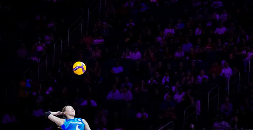 Team Japan Mayu Ishikawa serves against Team Canada during their womens Volleyball Nations League (VNL) match on June 7, 2026 in Quebec City, Canada. Noxthirdxpartyxsales  aflo_333658966 MathieuxBelangerx