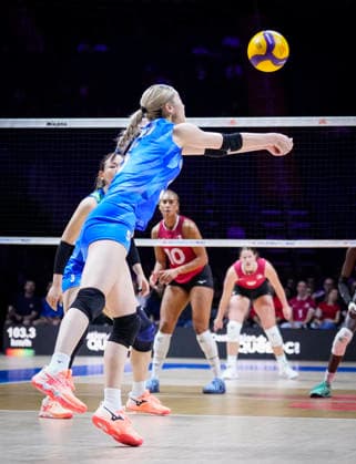 Team Japan Yoshino Sato returns a shot against Team Canada during their womens Volleyball Nations League (VNL) match on June 7, 2026 in Quebec City, Canada. Noxthirdxpartyxsales  aflo_333659031 MathieuxBelangerx