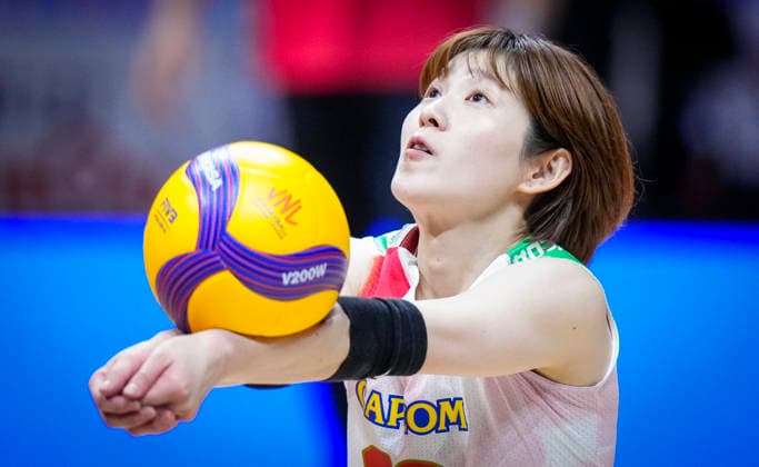 Team Japan Satomi Fukudome returns a shot against Team Canada during their womens Volleyball Nations League (VNL) match on June 7, 2026 in Quebec City, Canada. Noxthirdxpartyxsales  aflo_333659114 MathieuxBelangerx