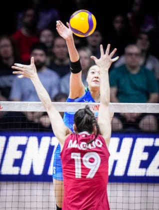 Team Japan Yoshino Sato hits a shot against Team Canada during their womens Volleyball Nations League (VNL) match on June 7, 2026 in Quebec City, Canada. Noxthirdxpartyxsales  aflo_333659143 MathieuxBelangerx