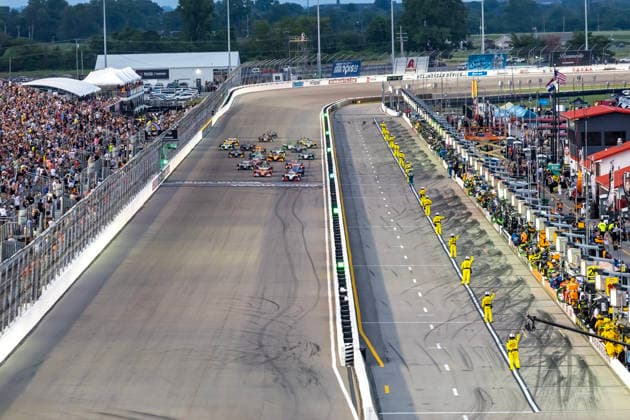 June 7, 2026, Madison, Illinois, USA: The IndyCar, Indy Car, IRL, USA SERIES field takes the green flag for the Bommarito Automotive Group 500 at the World Wide Technology Raceway in MADISON, Illinois. Madison USA - ZUMAa161 20260607_aaa_a161_003 Copyright: xStevexScaglione GMGx