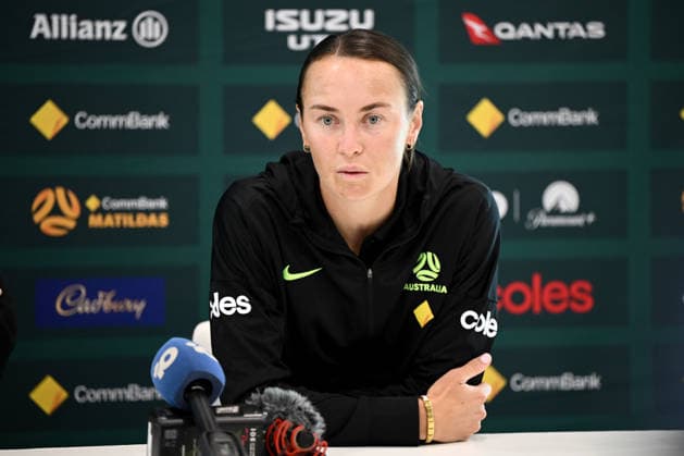 SOCCER MATILDAS TRAINING, Matilda™s Caitlin Foord speaks to media during a press conference, PK, Pressekonferenz at Sky Park, in Sydney, Monday, June 8, 2026. ( NO ARCHIVING SYDNEY NEW SOUTH WALES AUSTRALIA  Copyright: xBIANCAxDExMARCHIx 20260608159812193845