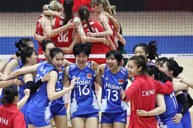 NANJING, CHINA - JUNE 07: Players of Team China celebrate victory after the FIVB Women s Volleyball Nations League 2026 between Team China and Team Poland on June 7, 2026 in Nanjing, Jiangsu Province of China. China defeated Poland 3-1 in the match.  Copyright: xChinaxNewsxServicex 111646829354