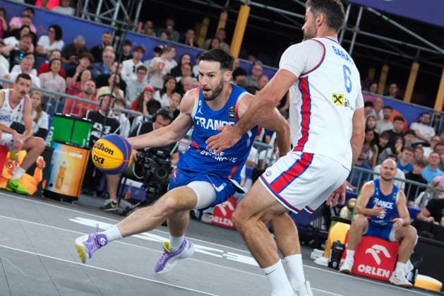 June 7, 2026, Warsaw, Masovian Voivodeship, Poland: France s HUGO SUHARD (7) and Serbia s NEMANJA BARAC (6) in action during the FIBA 3x3 Basketball World Cup men s 3rd place game between Serbia and France in Warsaw, Poland. Warsaw Poland - ZUMAk204 20260607_zip_k204_139 Copyright: xRomanxKozielx