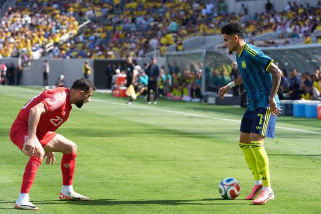 Luis Diaz (R) of Colombia in action against with Ehsan Haddad (L) of Jordan during a friendly match between Colombia and Jordan at Snapdragon Stadium in San Diego, United States, 07 June 2026. Friendly Match - Colombia vs. Jordan !ACHTUNG: NUR REDAKTIONELLE NUTZUNG!  Copyright: xOmarxAlonsox AME9589 0858585339st