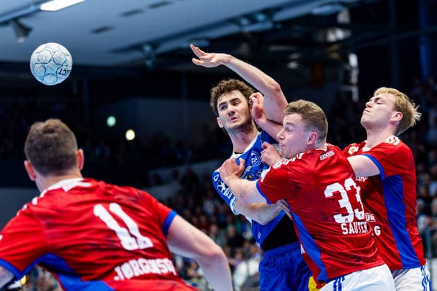 07 06 2026, GER, Handball, Men, Season 25 26, Daikin 1 Bl, 34 Matchday, ThSV Eisenach HSV Hamburg Handball Sport Verein Hamburg Moritz Sauter Handball Sport Verein Hamburg , Stephan Seitz ThSV Eisenach,44 99817 Eisenach Werner Assmann Halle Am Sportp Thueringen Germany