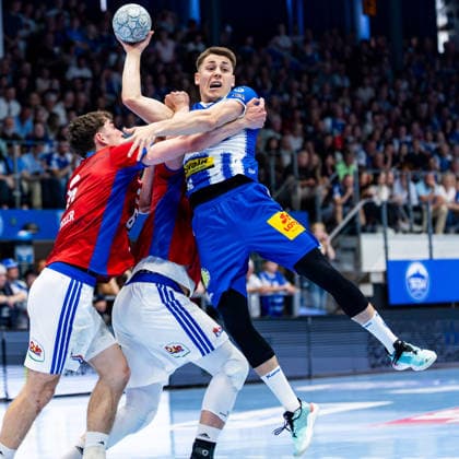 07 06 2026, GER, Handball, Men, Season 25 26, Daikin 1 Bl, 34 Matchday, ThSV Eisenach HSV Hamburg Handball Sport Verein Hamburg Elias Kofler Handball Sport Verein Hamburg , Alexandar Capric ThSV Eisenach, 6 99817 Eisenach Werner Assmann Halle Am Sportp Thueringen Germany