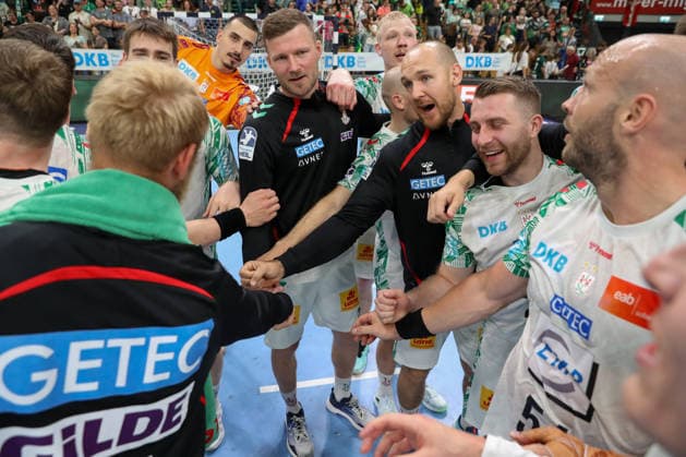 07 06 2026, xtgx, Handball, Daikin HBL, HSG Wetzlar SC Magdeburg v l Magdeburg Cheering about the victory, cheering after the end of the game Wetzlar