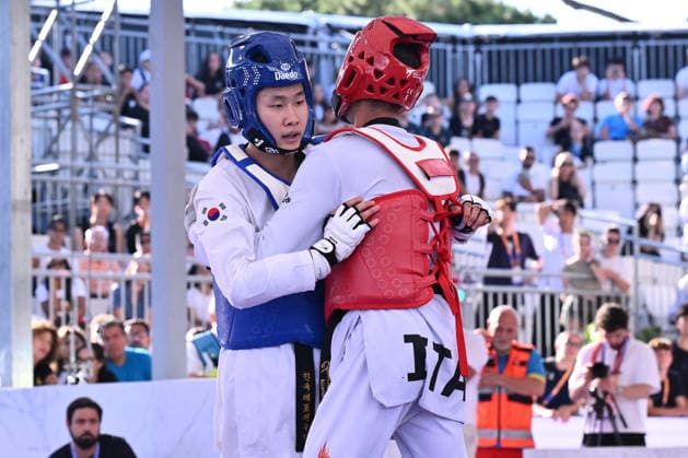 IPA85474788 - Eunsu Seo (KOR) and Vito Dell Aquila (ITA) competes in the men s -58kg final of the World Taekwondo Grand Prix at the Foro Italico, June 7, 2026, Rome, Italy.  Copyright: xDomenicoxCippitelli IPAxSportx xx 85474788