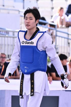 IPA85474828 - Eunsu Seo (KOR) competes in the men s -58kg final against Vito Dell Aquila (ITA) of the World Taekwondo Grand Prix at the Foro Italico, June 7, 2026, Rome, Italy.  Copyright: xDomenicoxCippitelli IPAxSportx xx 85474828