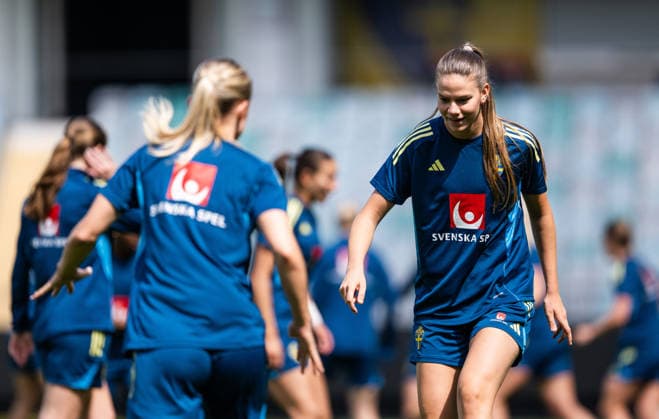 260608 Bella Andersson of the Swedish women s national football team at a training session on June 8, 2026 in Gothenburg Photo Mathias Bergeld BILDBYRAN code MB MB1380 fotboll football soccer fotball vm kval kval fifa womens world cup qualifier qualifier träning practice training sverige sweden dam bbeng women kvinner  Copyright: MATHIASxBERGELD BB260608MB027