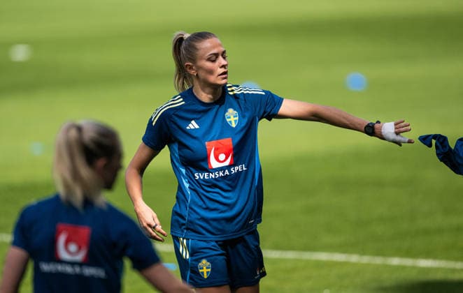 260608 Fridolina Rolfö of the Swedish women s national football team at a training session on June 8, 2026 in Gothenburg Photo Mathias Bergeld BILDBYRAN code MB MB1380 fotboll football soccer fotball vm kval kval fifa womens world cup qualifier qualifier träning practice training sverige sweden dam bbeng women kvinner  Copyright: MATHIASxBERGELD BB260608MB031