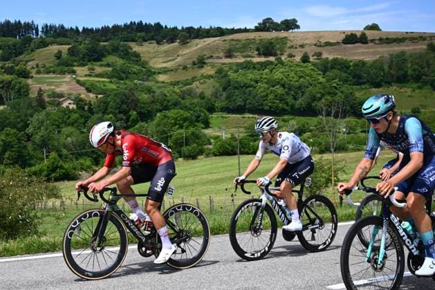 Tour Auvergne - Rhone-Alpes 2026 Stage 2 LE PUY-EN-VELAY, FRANCE - JUNE 08 : Veistroffer Baptiste (FRA) of Lotto Intermarche, Garcia Pierna Raul (ESP) of Movistar Team, Van Mechelen Vlad (BEL) of Bahrain - Victorious during stage 2 of the 78th edition of Tour Auvergne - Rhone-Alpes an UCI World Tour 2.UWT cycling road race stage for Men Elite of 234.3 km with start in Saint-Martin-Le-Vinoux and finish in Le Puy-en-Velay on June 8, 2026 in Le Puy-en-Velay, France, 08 06 2026 ( Motordriver Guy De Vuyst - Le Puy-en-Velay France  Copyright: xVincentxKalutx