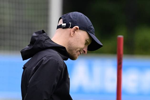 ZEIST - National coach Arjan Veurink during a training session at the KNVB Campus in preparation for the Dutch women s World Cup qualifying match against Poland. OLAF KRAAK ANP xVIxANPxSportx xxANPxIVx 560477259 originalFilename: 560477259.jpg