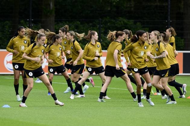 ZEIST - The Dutch national team, Nationalteam during a training session at the KNVB Campus in preparation for the Dutch women s World Cup qualifying match against Poland. OLAF KRAAK ANP xVIxANPxSportx xxANPxIVx 560478171 originalFilename: 560478171.jpg