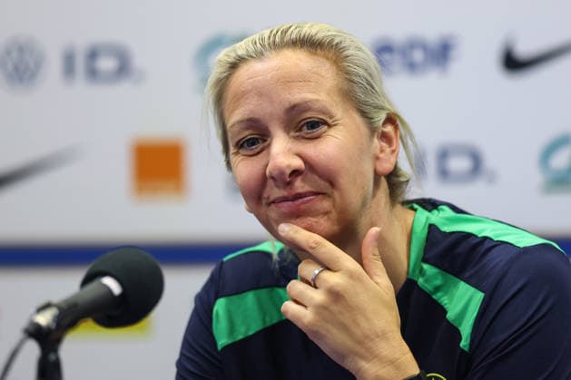 Republic of Ireland WNT press conference, PK, Pressekonferenz Stade des Alpes, Grenoble, France 8 6 2026 Head coach Carla Ward Carla Ward 8 6 2026  Copyright: x INPHO BenxBradyx BB3_6879