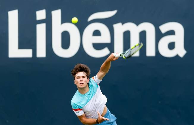 DEN BOSCH - Mees Röttgering during the ATP, Tennis Herren singles match against Benjamin Bonzi (FRA) at the LibÃ ma Open 2026. The combined ATP WTA, Tennis Damen tournament is being held on the event grounds of the former Autotron car theme park. IRIS VAN DEN BROEK ANP xVIxANPxSportx xxANPxIVx 560482531 originalFilename: 560482531.jpg
