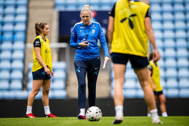 260608 Head coach Gemma Grainger of the Norwegian women™s national football team during a training session on June 8, 2026 in Oslo Photo Marius Simensen BILDBYRAN Cop 238 bbeng dam fifa women s world cup qualifier football fotball fotball norge norway practice soccer training trening träning  Copyright: MARIUSxSIMENSEN BB260608BB066