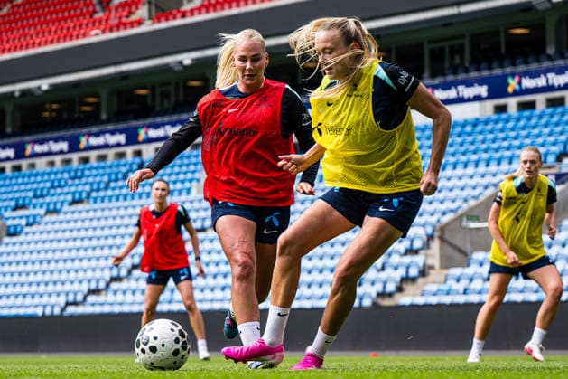 260608 Cathinka Tandberg and Synne Jensen of the Norwegian women™s national football team during a training session on June 8, 2026 in Oslo Photo Marius Simensen BILDBYRAN Cop 238 bbeng dam fifa women s world cup qualifier football fotball fotboll norge norway practice soccer training trening träning  Copyright: MARIUSxSIMENSEN BB260608BB072