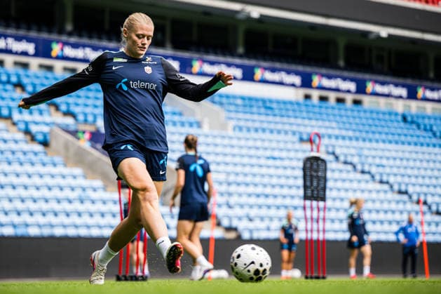 260608 Mathilde Harviken of the Norwegian women™s national football team during a training session on June 8, 2026 in Oslo Photo Marius Simensen BILDBYRAN Cop 238 bbeng dam fifa women s world cup qualifier football fotball fotball norge norway practice soccer training trening träning  Copyright: MARIUSxSIMENSEN BB260608BB086