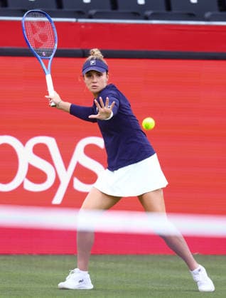 2026 HSBC Tennis Championships, Queens Club, London, UK - 08 06 2026 Jaqueline Cristian (ROU) in action during her first round match agianst Qinwin Zheng (CHN) in the HSBC 2026 Championships at Queens Club in London London Queens Club London GBR Copyright: xMarkxGreenwoodx