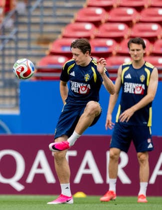 260608 Elliot Stroud of the Swedish national football team at a training session during day 3 of the FIFA World Cup 2026 on June 8, 2026 in Dallas Photo Petter Arvidson BILDBYRAN kod PA PA1223 fotboll football soccer fotball vm fotbolls vm fotball vm fotbolls vm 2026 fifa world cup 2026 träning practice training sverige sweden sverige a day 3 bbeng  Copyright: PETTERxARVIDSON BB260608PA003