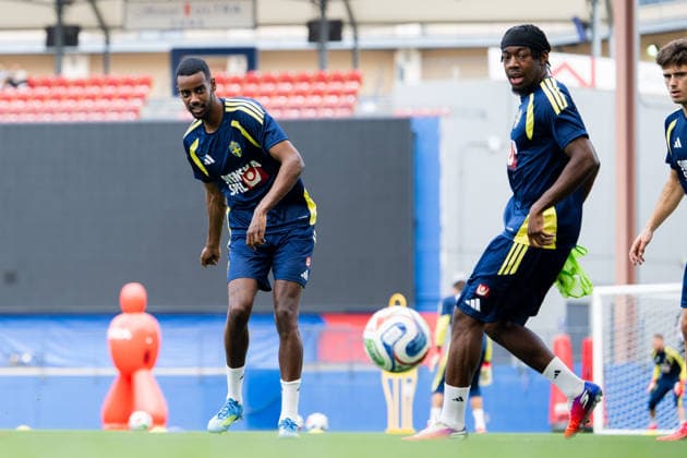 260608 Alexander Isak and Anthony Elanga of the Swedish national football team at a training session during day 3 of the FIFA World Cup 2026 on June 8, 2026 in Dallas Photo Petter Arvidson BILDBYRAN kod PA PA1223 fotboll football soccer fotball vm fotbolls vm fotball vm fotbolls vm 2026 fifa world cup 2026 träning practice training sverige sweden sverige a day 3 bbeng  Copyright: PETTERxARVIDSON BB260608PA021