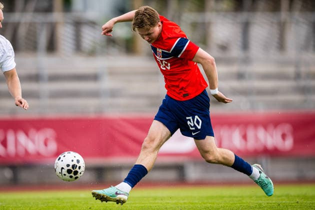 260608 Kristian Lonebu of Norway missing a chance to score during the under 21 international friendly football match between Norway and Finland on June 8, 2026 in Moss Photo Marius Simensen BILDBYRAN COP 238 bbeng finland football fotball fotboll international friendly norway privatlandskamp soccer träningslandskamp u21 under 21  Copyright: MARIUSxSIMENSEN BB260608BB136