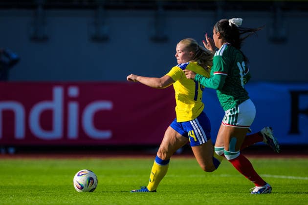 260608 Matilda NildÃ n of Sweden and Ana Mendoza Gonzalez of Mexico during the under 23 international friendly football match between Sweden and Mexico on June 8, 2026 in Kalmar Photo Suvad Mrkonjic BILDBYRAN COP 170 SM0470 fotboll football soccer fotball träningslandskamp international friendly sverige sweden mexico dam bbeng sverige sweden  Copyright: SUVADxMRKONJIC BB260608SM025