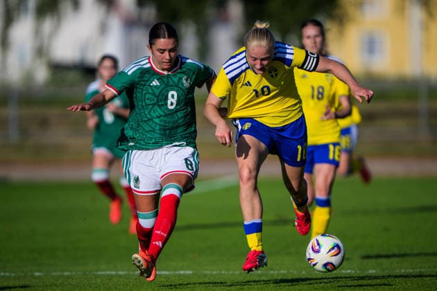 260608 Ella Ryan Sanchez Stickel of Mexico and Wilma Leidhammar of Sweden during the under 23 international friendly football match between Sweden and Mexico on June 8, 2026 in Kalmar Photo Suvad Mrkonjic BILDBYRAN COP 170 SM0470 fotboll football soccer fotball träningslandskamp international friendly sverige sweden mexico dam bbeng sverige sweden  Copyright: SUVADxMRKONJIC BB260608SM037