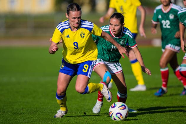 260608 Maja Bodin of Sweden and Tanna Sanchez Carreto of Mexico during the under 23 international friendly football match between Sweden and Mexico on June 8, 2026 in Kalmar Photo Suvad Mrkonjic BILDBYRAN COP 170 SM0470 fotboll football soccer fotball träningslandskamp international friendly sverige sweden mexico dam bbeng sverige sweden  Copyright: SUVADxMRKONJIC BB260608SM038