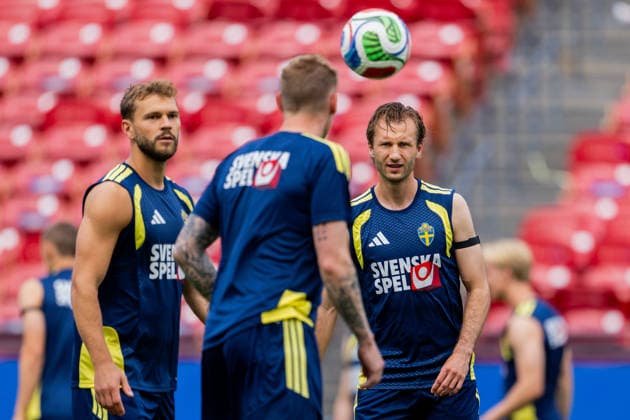260608 Jesper Karlström and Benjamin Nygren of the Swedish national football team at a training session during day 3 of the FIFA World Cup 2026 on June 8, 2026 in Dallas Photo Petter Arvidson BILDBYRAN kod PA PA1223 fotboll football soccer fotball vm fotbolls vm fotball vm fotbolls vm 2026 fifa world cup 2026 träning practice training sverige sweden sverige a day 3 bbeng  Copyright: PETTERxARVIDSON BB260608PA083