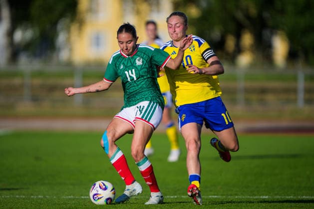 260608 Tanna Sanchez Carreto of Mexico and Wilma Leidhammar of Sweden during the under 23 international friendly football match between Sweden and Mexico on June 8, 2026 in Kalmar Photo Suvad Mrkonjic BILDBYRAN COP 170 SM0470 fotboll football soccer fotball träningslandskamp international friendly sverige sweden mexico dam bbeng sverige sweden  Copyright: SUVADxMRKONJIC BB260608SM042