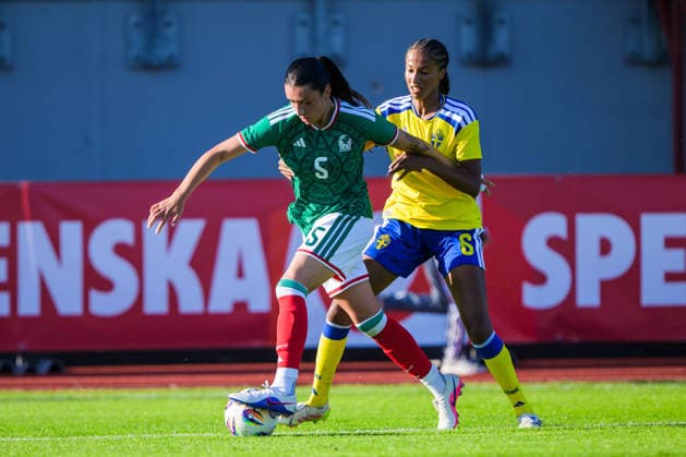 260608 Natalia Judith Colin Ruiz of Mexico and Cassandra Bogere of Sweden during the under 23 international friendly football match between Sweden and Mexico on June 8, 2026 in Kalmar Photo Suvad Mrkonjic BILDBYRAN COP 170 SM0470 fotboll football soccer fotball träningslandskamp international friendly sverige sweden mexico dam bbeng sverige sweden  Copyright: SUVADxMRKONJIC BB260608SM046