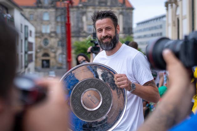 Germany HBL DAIKIN Handball Bundesliga 2025 2026, Reception in the town hall and championship celebration of SC Magdeburg Alter Markt Magdeburg Bennet Wiegert coach, SC Magdeburg Cup, trophy Copyright: xTomxLauruschkatx
