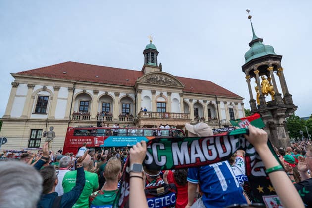 Germany HBL DAIKIN Handball Bundesliga 2025 2026, reception in the town hall and championship celebration of SC Magdeburg Alter Markt Magdeburg fans, mood, atmosphere, Alter Markt, city center Copyright: xTomxLauruschkatx