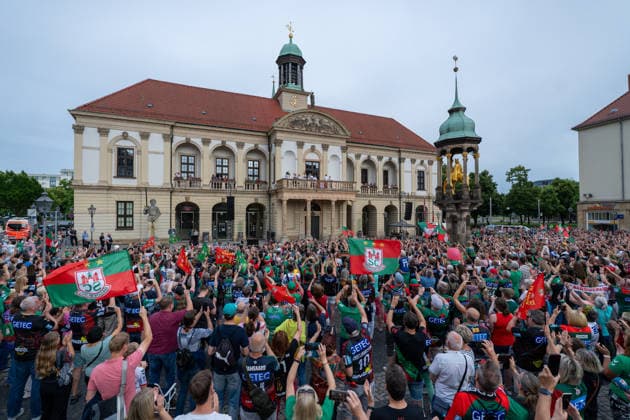 Germany HBL DAIKIN Handball Bundesliga 2025 2026, reception in the town hall and championship celebration of SC Magdeburg Alter Markt Magdeburg fans, mood, atmosphere, Alter Markt, city center Copyright: xTomxLauruschkatx