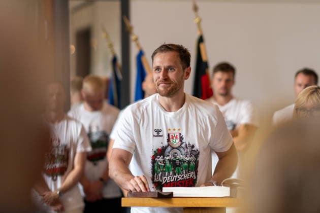 Germany HBL DAIKIN Handball Bundesliga 2025 2026, Reception in the town hall and championship celebration of SC Magdeburg Alter Markt Magdeburg Albin Lagergren SC Magdeburg, 21 at the entry in the Golden Book of the state capital Magdeburg Copyright: xTomxLauruschkatx