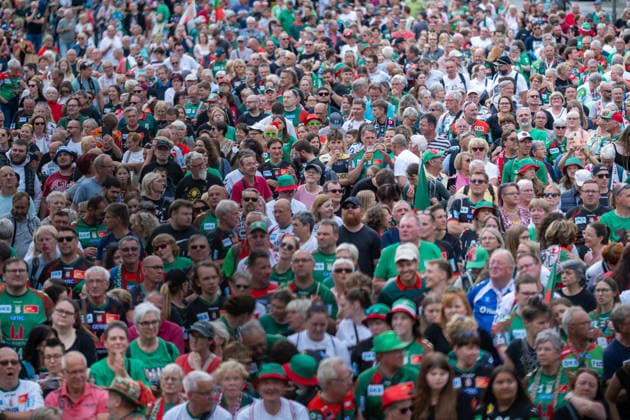 Germany HBL DAIKIN Handball Bundesliga 2025 2026, reception in the town hall and championship celebration of SC Magdeburg Alter Markt Magdeburg fans, mood, atmosphere, Alter Markt, city center Copyright: xTomxLauruschkatx