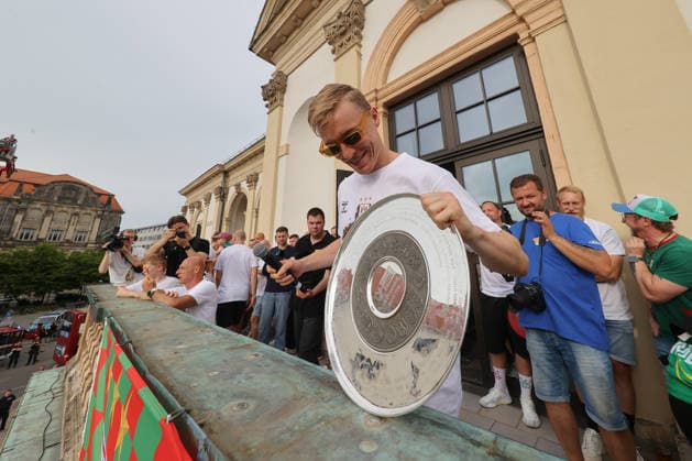 08 06 2026, xtgx, Handball, Daikin HBL, Reception of the German champion SC Magdeburg in the town hall v l Gisli Thorgeir Kristjansson Magdeburg, 10 Magdeburg