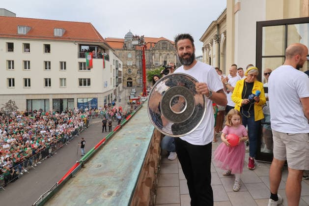 08 06 2026, xtgx, Handball, Daikin HBL, Reception of the German champion SC Magdeburg in the town hall v l Bennet Wiegert Magdeburg, Coach Magdeburg