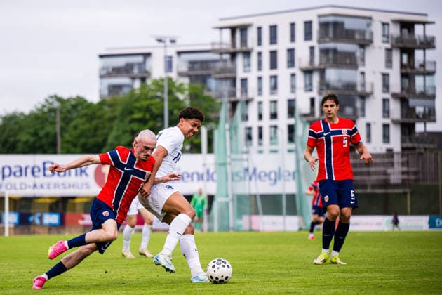 260608 Marius Broholm of Norway and David Ezeh of Finland during the under 21 international friendly football match between Norway and Finland on June 8, 2026 in Moss Photo Marius Simensen BILDBYRAN COP 238 bbeng finland football fotball fotball international friendly norway privatlandskamp soccer träningslandskamp u21 under 21  Copyright: MARIUSxSIMENSEN BB260608BB255